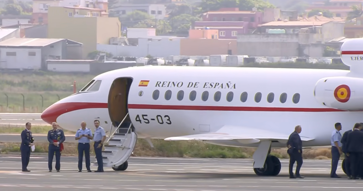 Triebwerksproblem bei Airbus A320 von Iberia: König Felipe hilft Papst Leo XIV mit Privatjet aus