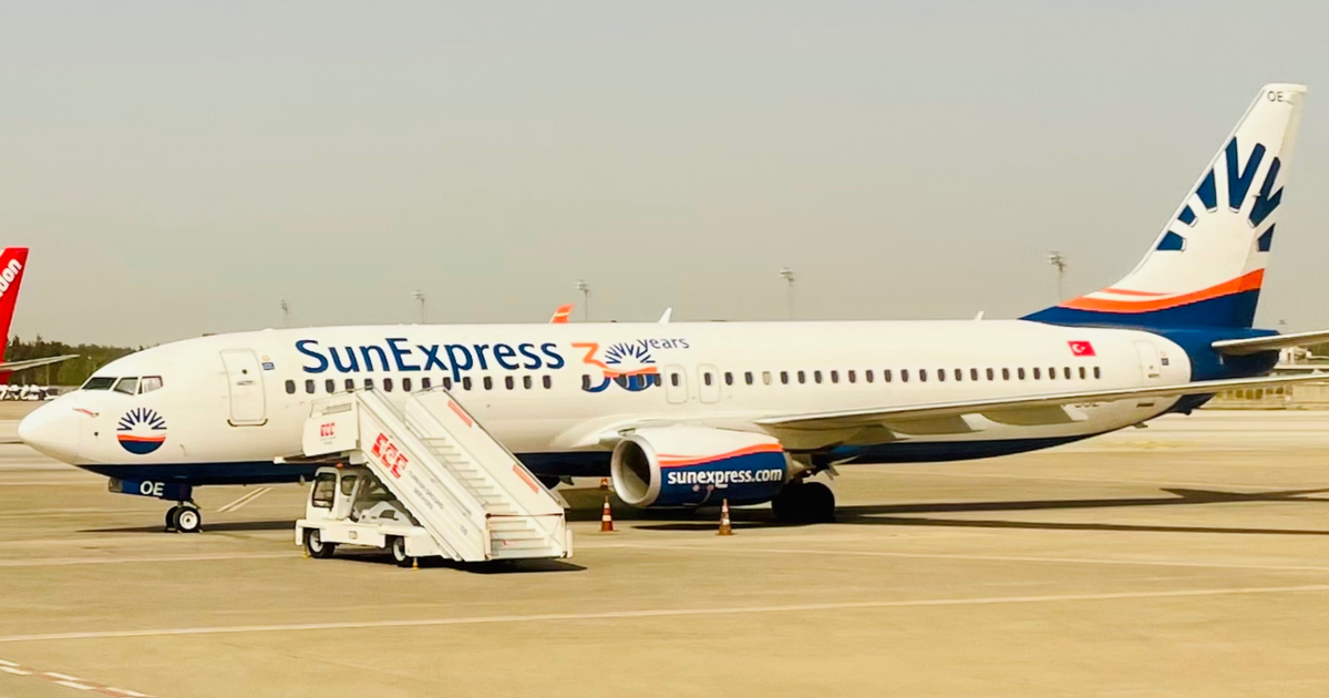 Hitzeschock im Flugzeug: Sun-Express-Passagiere rufen in Frankfurt Notruf