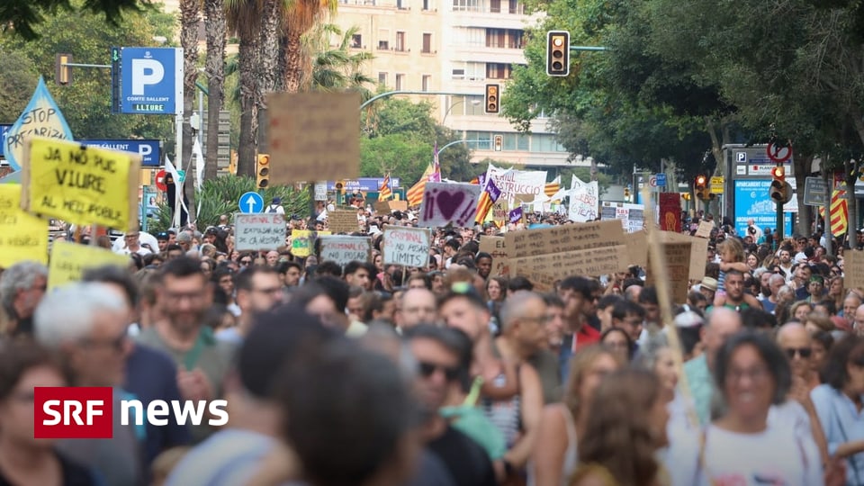 Massendemonstration auf Mallorca gegen den Tourismus